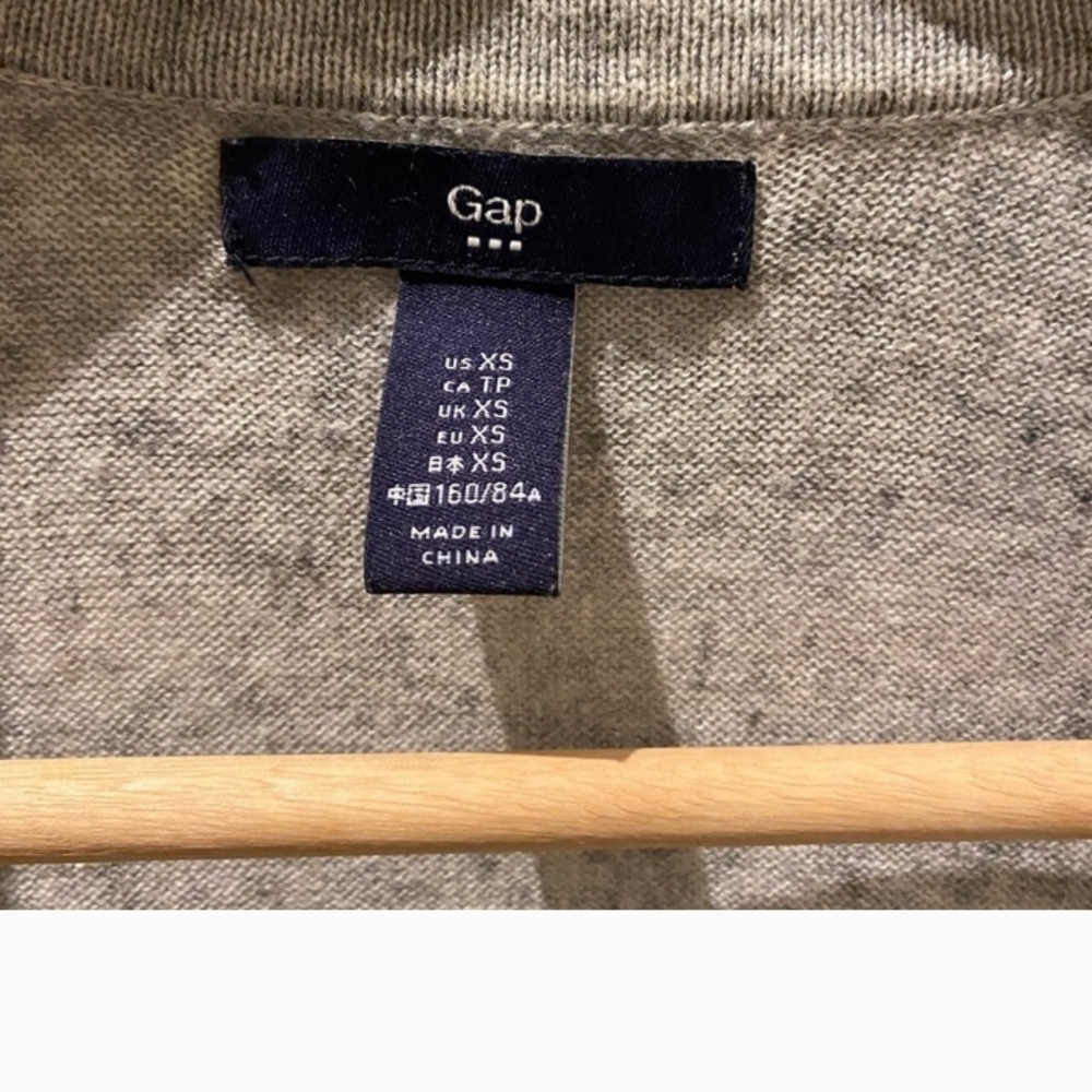 GAP Oatmeal Gray Cardigan 3/4 Length Sleeves